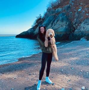 Meet your Posher, Laura